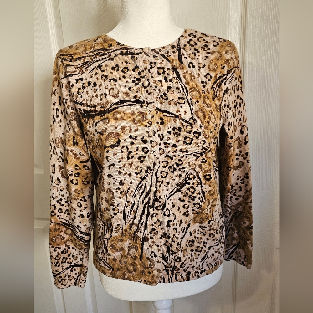 Women's Animal Print, button down, long Sleeve Blouse Petite